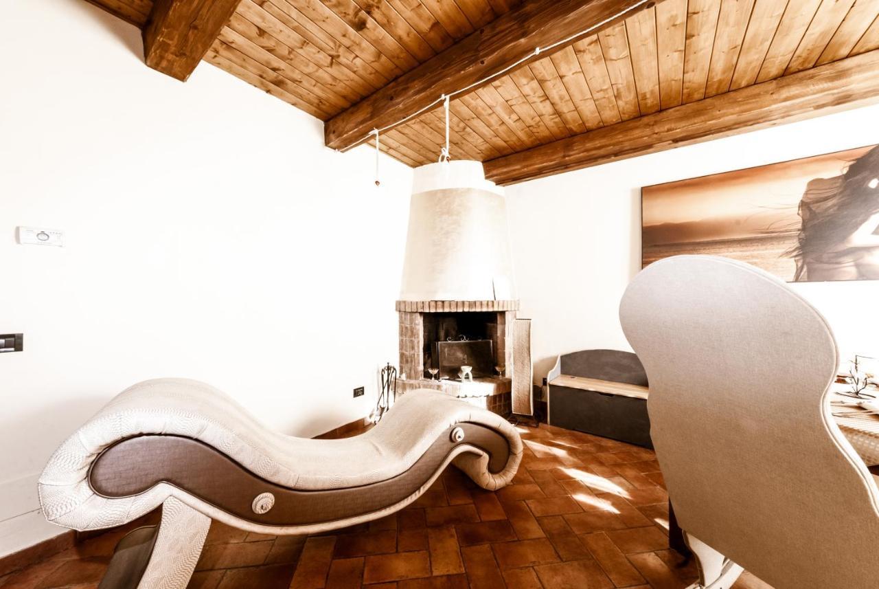 Il Nido D'Amore - Lorenzana Colombaie Bed and Breakfast Buitenkant foto