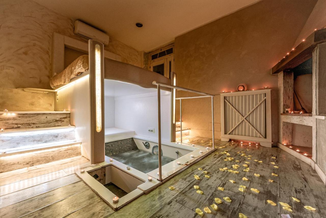 Il Nido D'Amore - Lorenzana Colombaie Bed and Breakfast Buitenkant foto
