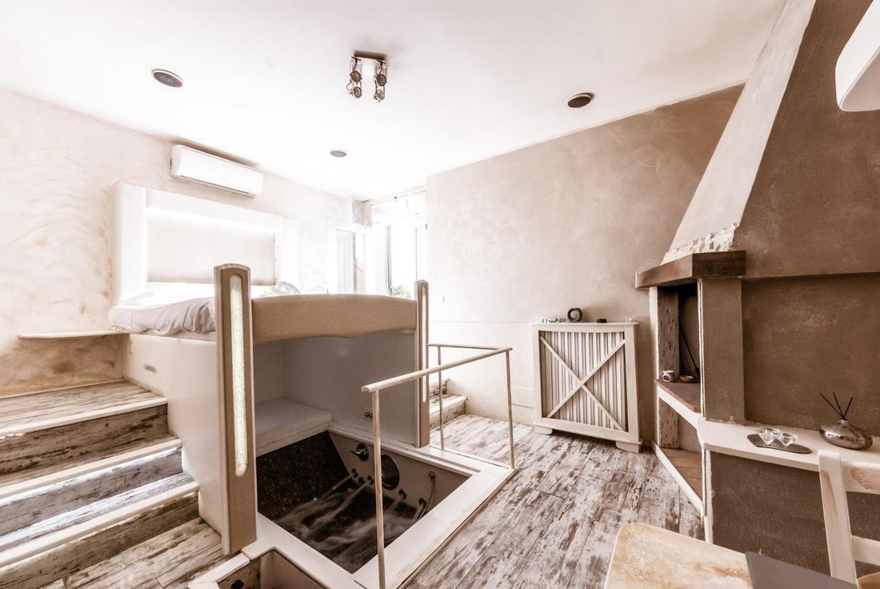 Il Nido D'Amore - Lorenzana Colombaie Bed and Breakfast Buitenkant foto