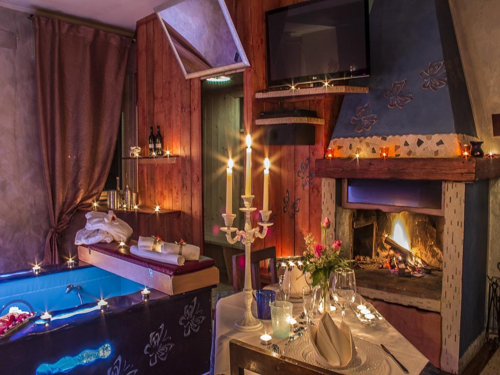 Il Nido D'Amore - Lorenzana Colombaie Bed and Breakfast Buitenkant foto