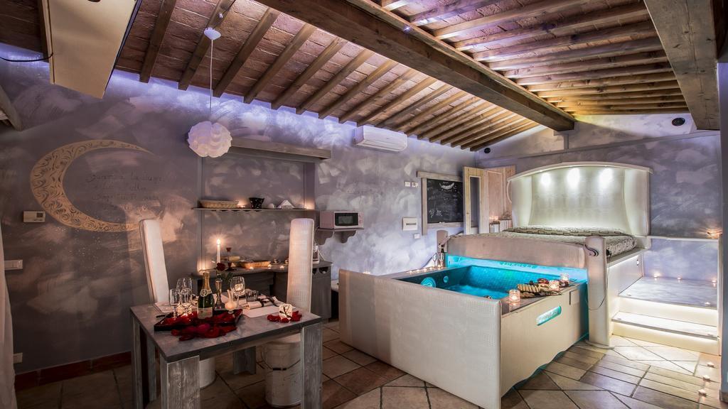 Il Nido D'Amore - Lorenzana Colombaie Bed and Breakfast Buitenkant foto