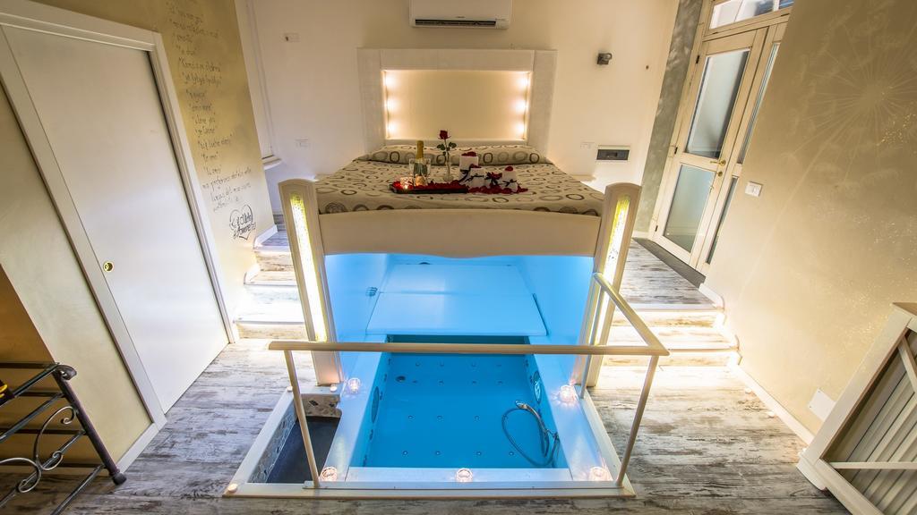 Il Nido D'Amore - Lorenzana Colombaie Bed and Breakfast Buitenkant foto